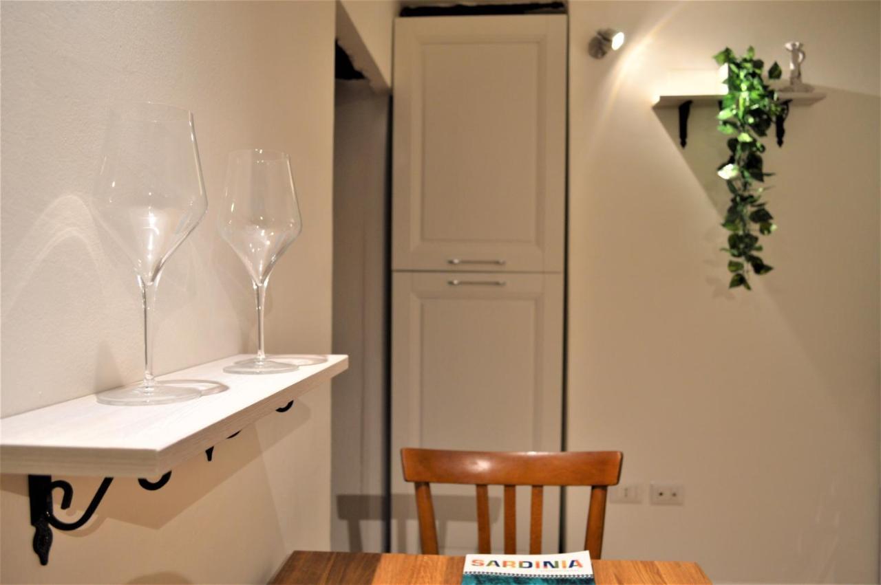 Domu 600 - Suite Mini Appartamento Cagliari Centro Storico Zewnętrze zdjęcie