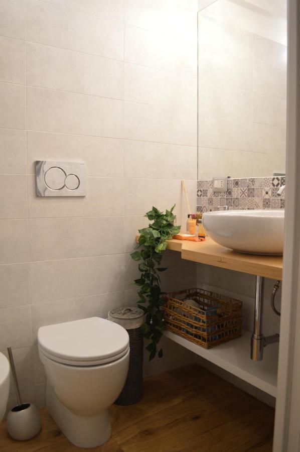 Domu 600 - Suite Mini Appartamento Cagliari Centro Storico Zewnętrze zdjęcie